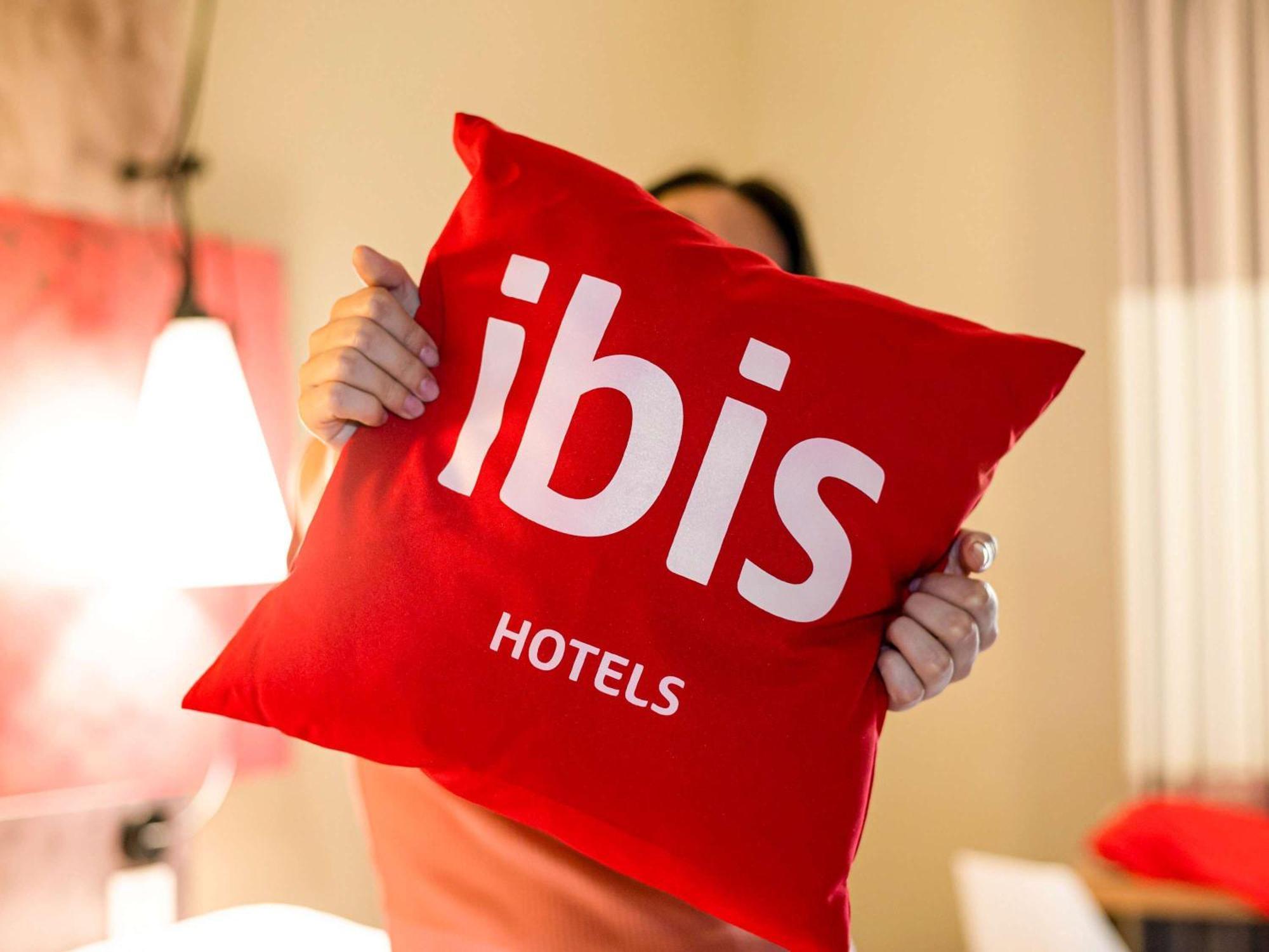 מלון Ibis אירון מראה חיצוני תמונה